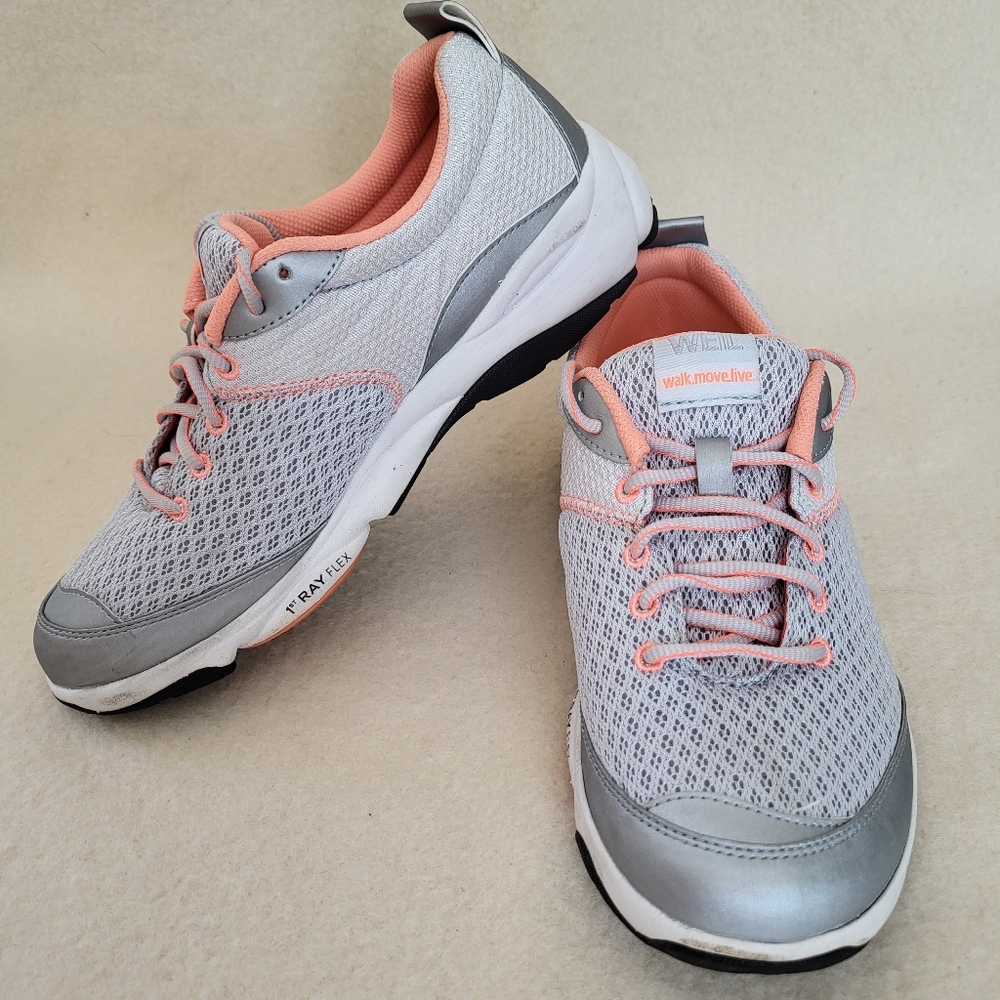 Weil Walking Shoes Women's Size 9 Silver White Mesh Sneakers